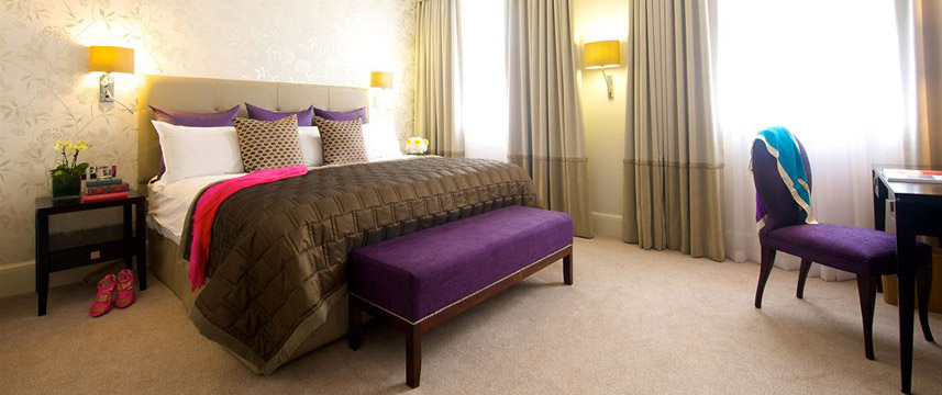 Taj 51 Buckingham Gate - Bedroom Desk