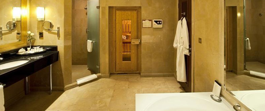 Taj Palace Hotel Bathroom