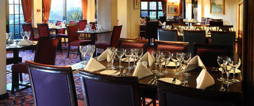 Thatchers Hotel - Restaurant Tables