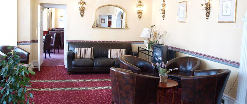 The Beach Hotel - Lounge The Beach Hotel - Lounge