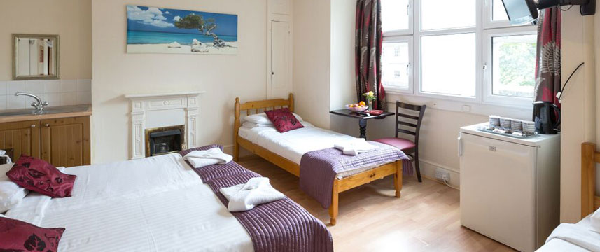 The Bridge Hotel - Guest Triple Room The Bridge Hotel - Guest Triple Room