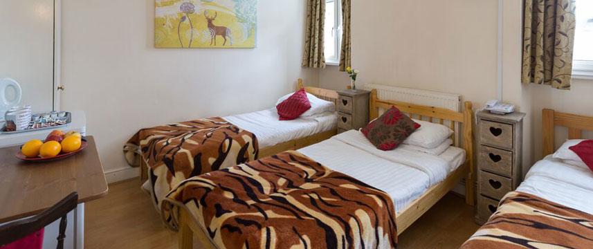 The Bridge Hotel - Triple Bedroom The Bridge Hotel - Triple Bedroom