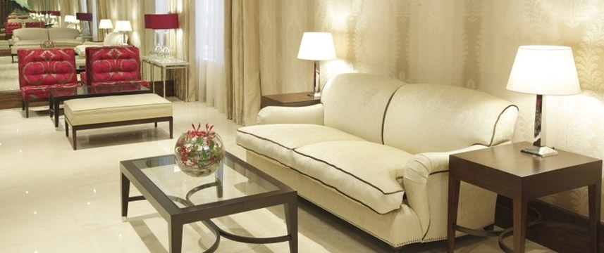 The Bristol Hotel - Foyer Seating The Bristol Hotel - Foyer Seating
