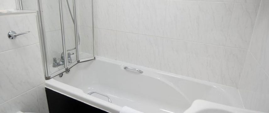 The Cliffeside Hotel Bathroom Bath