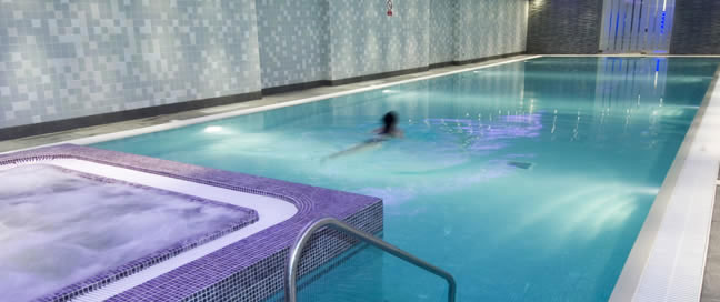 The Continental - Pool jacuzzi The Continental - Pool jacuzzi