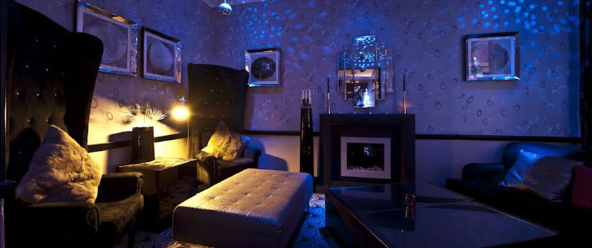 The Cumberland - Hotel Lounge Fireplace The Cumberland - Hotel Lounge Fireplace