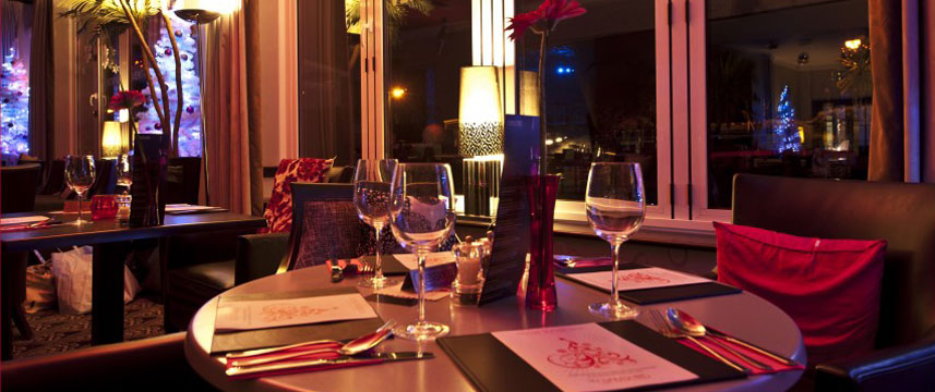 The Cumberland - Hotel Restaurant Table