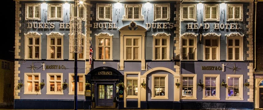 The Dukes Head Exterior Night The Dukes Head Exterior Night