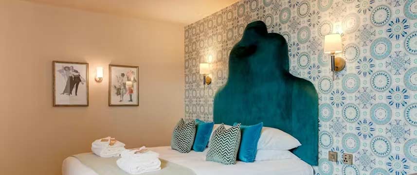 The George Hotel - Feature Room The George Hotel - Feature Room