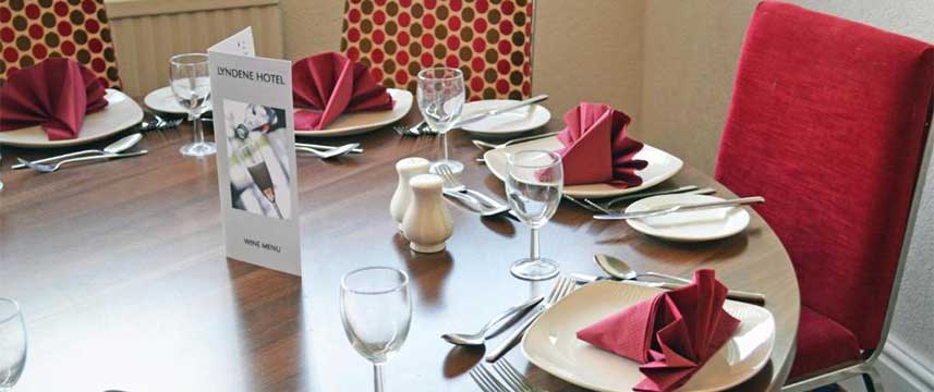 The Lyndene Hotel - Restaurant Tables