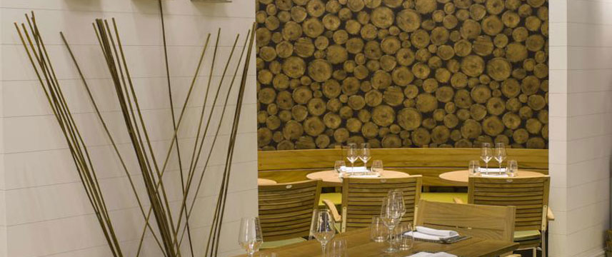 The Midland - Q Hotels - Dining Tables