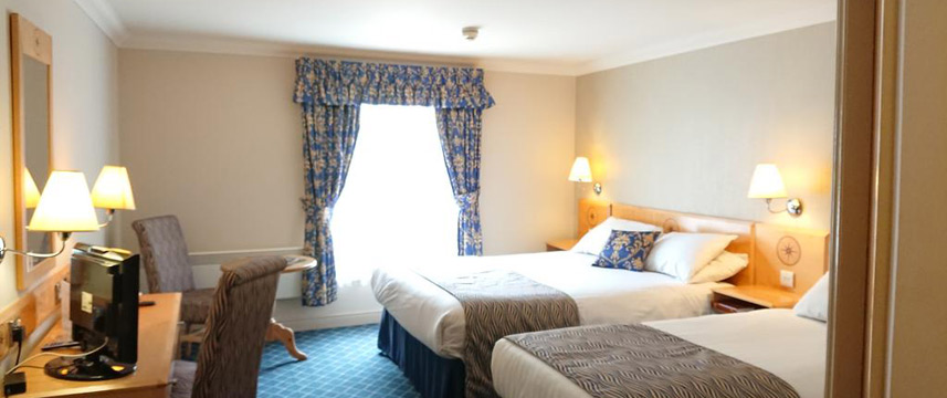 The Queens Hotel - Twin Bedded Room