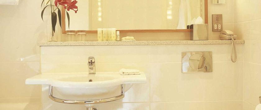 The River Lee Hotel - Bathroom The River Lee Hotel - Bathroom