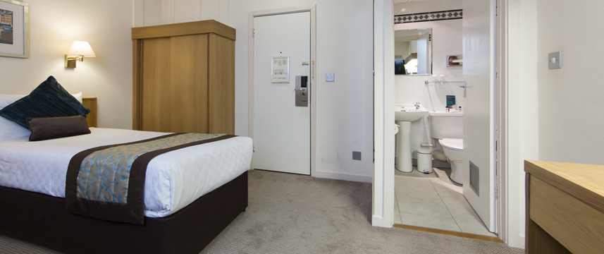 Thistle Barbican Bedroom Facilities