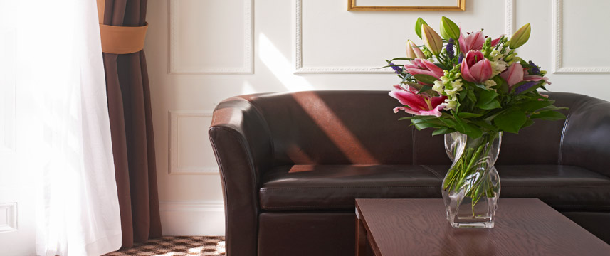 Thistle Hyde Park Junior Suite lounge Thistle Hyde Park Junior Suite lounge