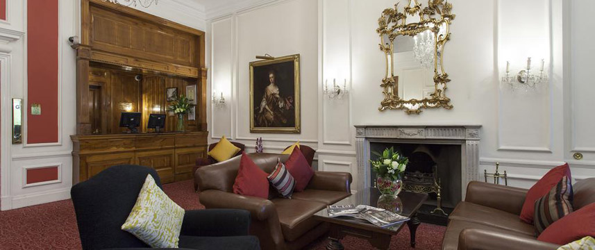 Thistle Hyde Park Lobby Seating Thistle Hyde Park Lobby Seating