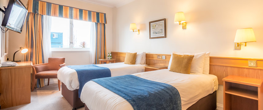 Thistle Poole - Twin Bedded Room