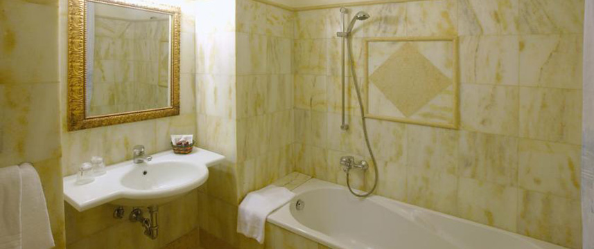 Traiano Hotel - Bathroom