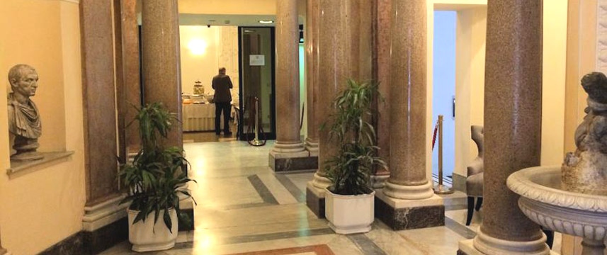 Traiano Hotel - Lobby Area