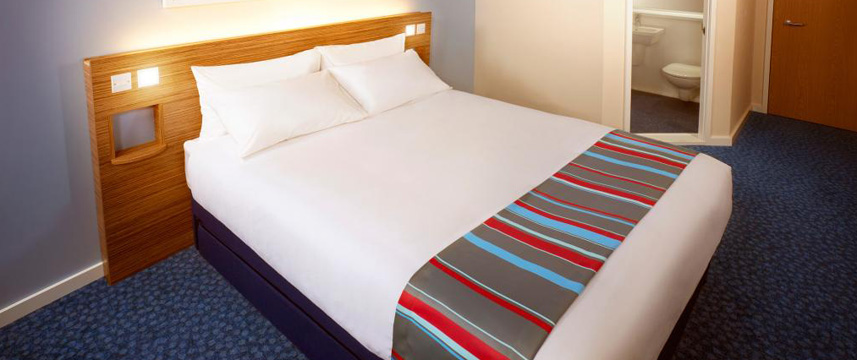 Travelodge Edinburgh Central Waterloo Place - bedroom Travelodge Edinburgh Central Waterloo Place - bedroom