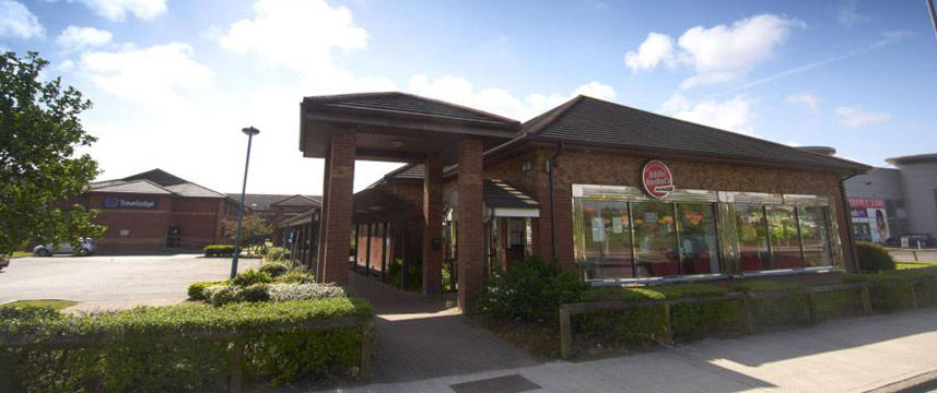 Travelodge Waterford - Entrance Travelodge Waterford - Entrance