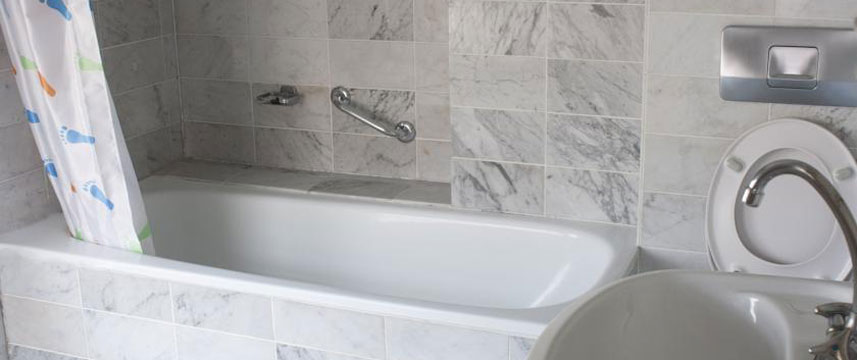 Trianon Hotel - Bathroom Trianon Hotel - Bathroom