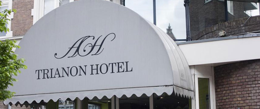 Trianon Hotel - Entrance Trianon Hotel - Entrance