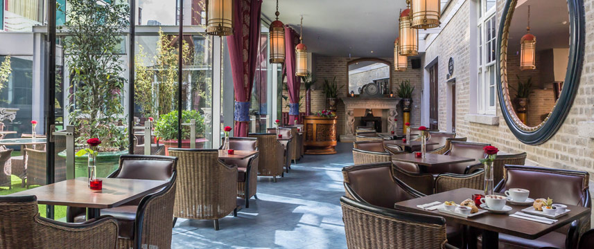 Trinity City Hotel - Courtyard Bar Trinity City Hotel - Courtyard Bar