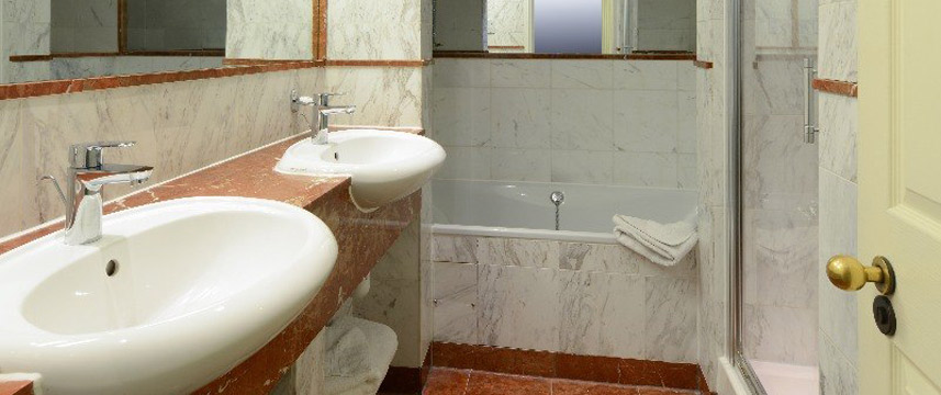 Twenty Nevern Square Hotel - Pasha Suite Bathroom