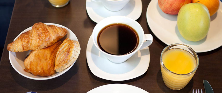 Val Girard Hotel - Breakfast Table Val Girard Hotel - Breakfast Table