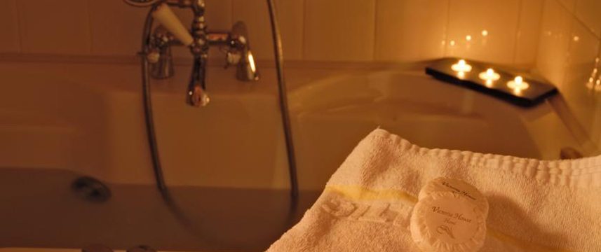 Victoria House Hotel - Bathroom Victoria House Hotel - Bathroom