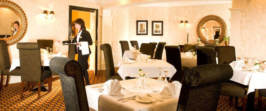Victoria House Hotel - Dining Room Victoria House Hotel - Dining Room