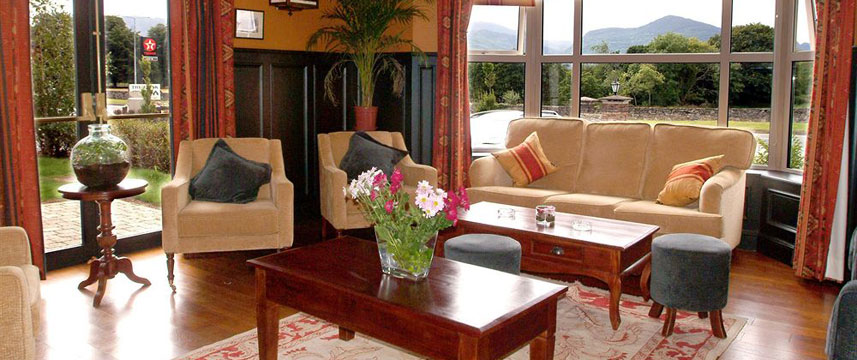 Victoria House Hotel - Lounge Area Victoria House Hotel - Lounge Area