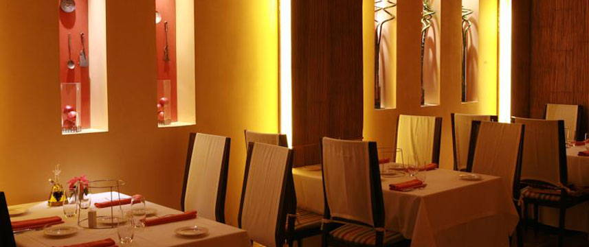 Wellington Hotel - Restaurant Area Wellington Hotel - Restaurant Area