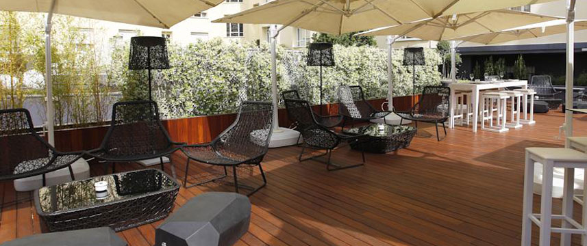 Wellington Hotel - Terrace Seating Wellington Hotel - Terrace Seating