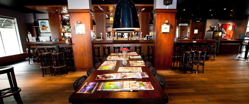 Westcord Art Hotel Amsterdam - Bar Area Westcord Art Hotel Amsterdam - Bar Area