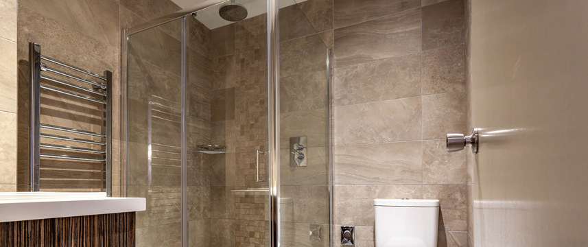 White Hart Hotel and Apartments - Shower Room