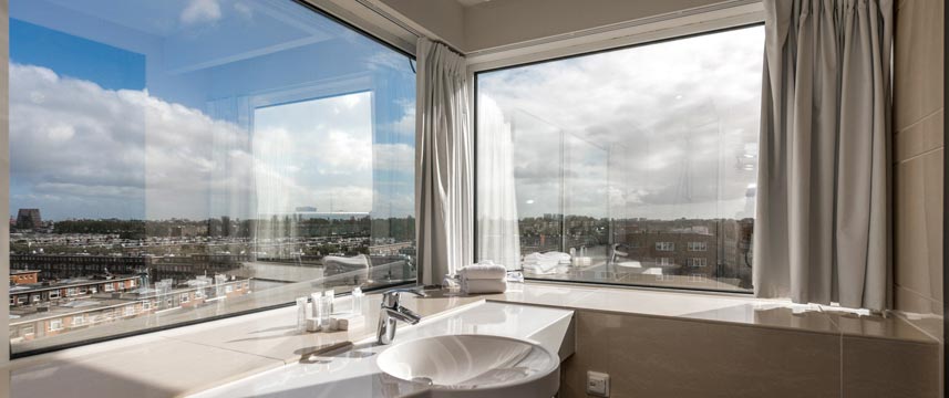 XO Hotels Blue Tower - Bathroom View