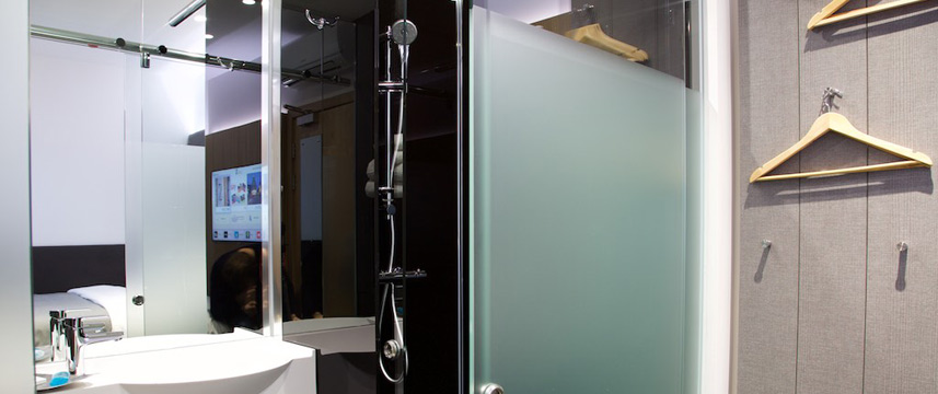 Z Hotel Covent Garden - Shower Room