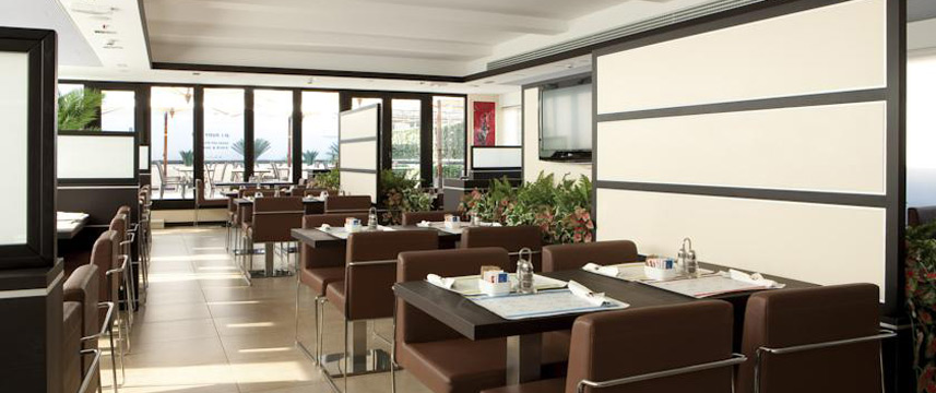 iQ Hotel Roma - Breakfast Room