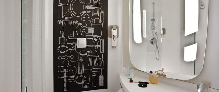 ibis Reading Centre - Bathroom ibis Reading Centre - Bathroom