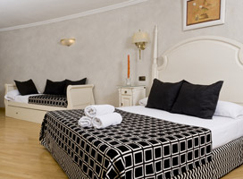 Salles Hotel Pere IV