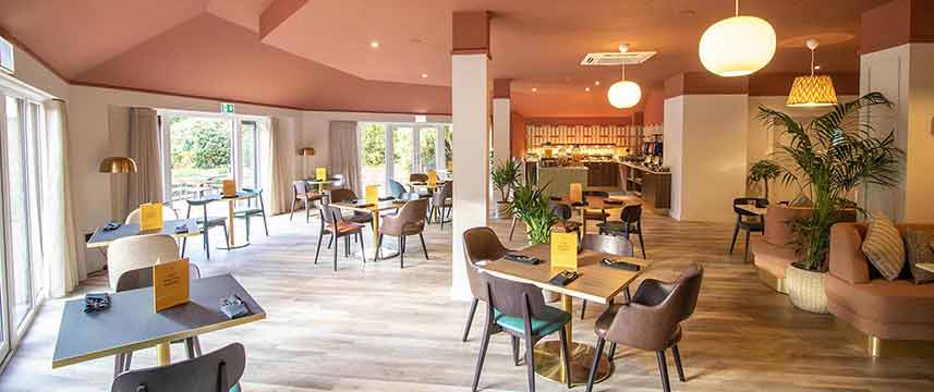 voco Rockingham Forest - Restaurant Tables voco Rockingham Forest - Restaurant Tables