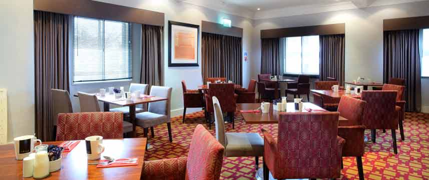 Aberdeen Airport Dyce Hotel Breakfast Tables