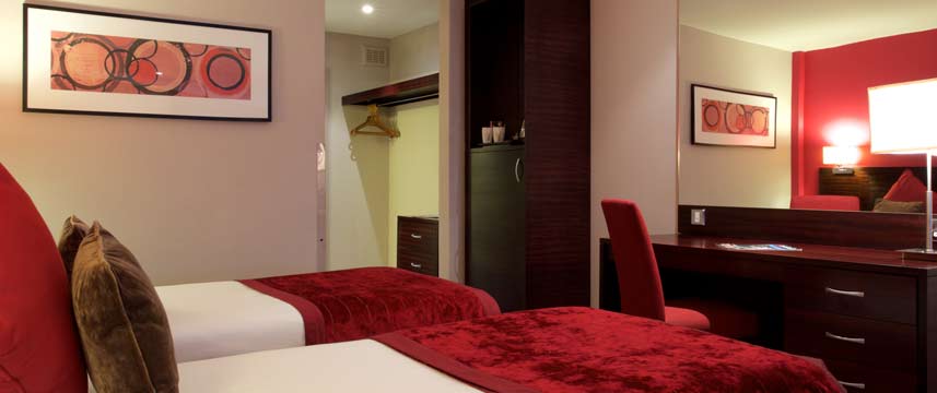 Aberdeen Airport Dyce Hotel Classic Twin Room