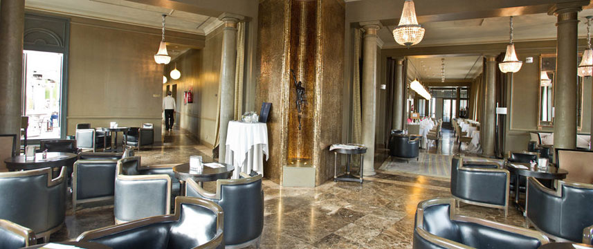 Ada Palace - Bar Seating