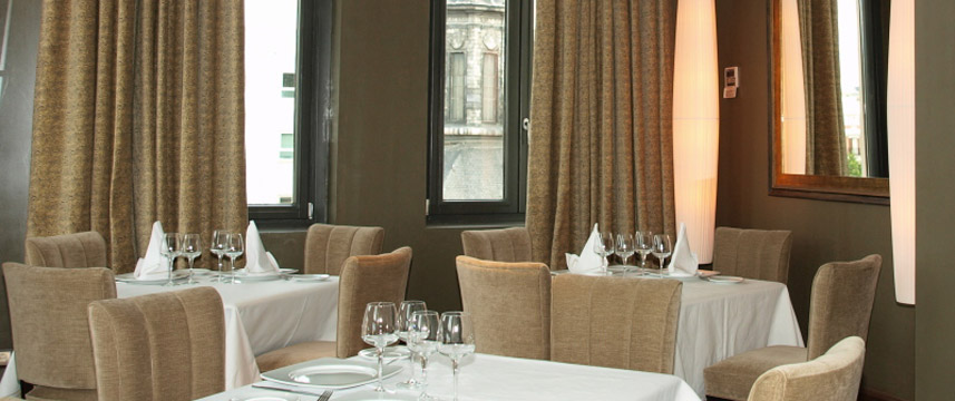 Ada Palace - Restaurant Tables