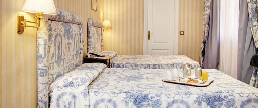 Ada Palace - Twin Bedroom