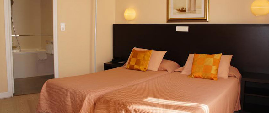 Ambassador Hotel Nice - Twin Bedroom