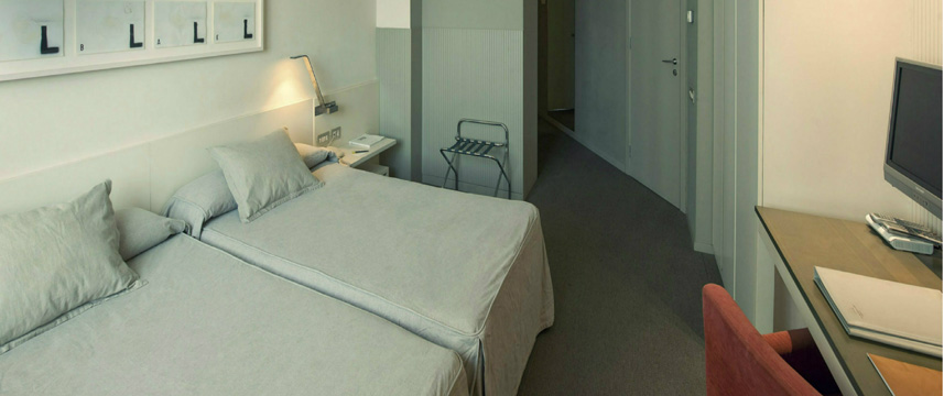 Amister Art Hotel - Bedroom Twin
